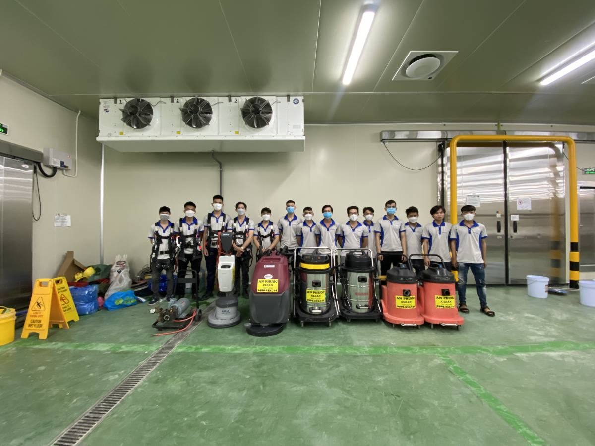 Dịch vụ vệ sinh Showroom